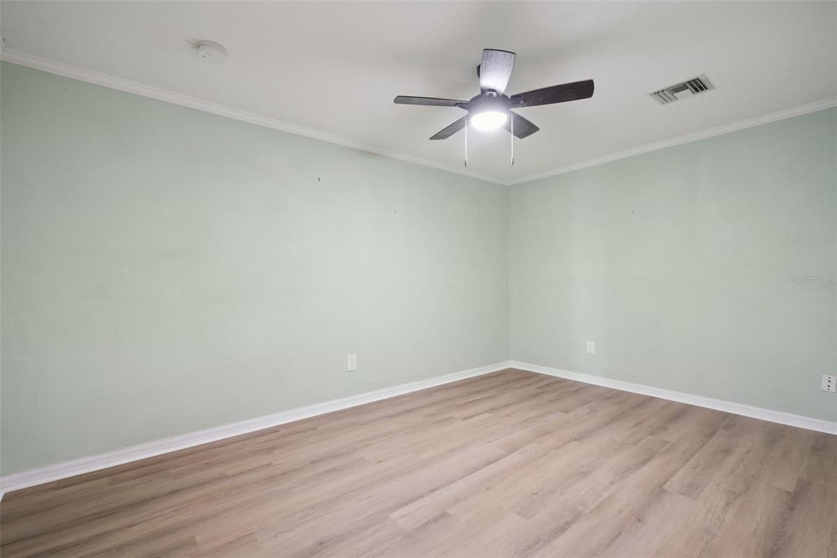 35040 SHADY OAKS LANE — photo 16 of 52