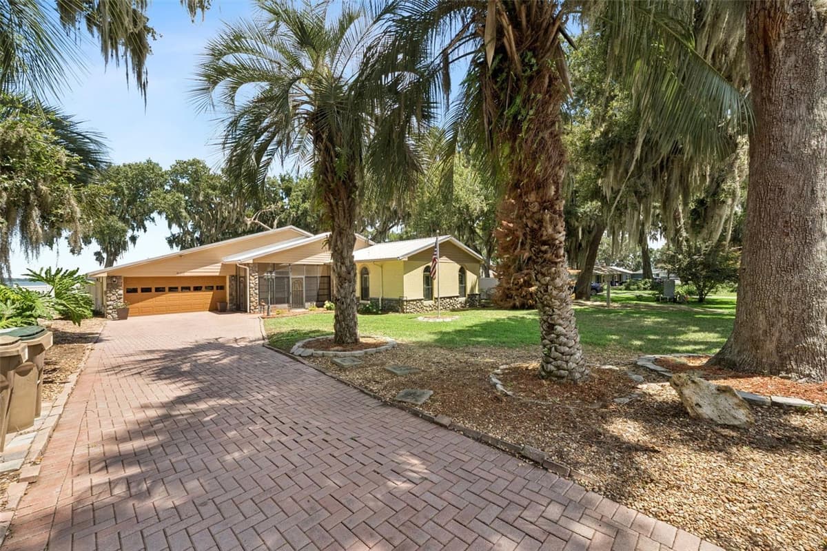 35040 SHADY OAKS LANE — photo 2 of 52