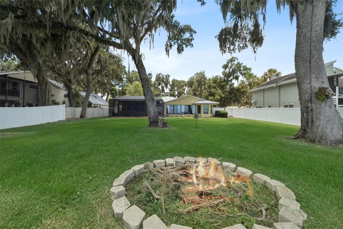 35040 SHADY OAKS LANE — photo 40 of 52