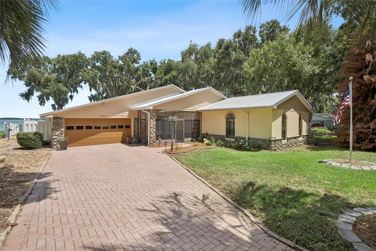 35040 SHADY OAKS LANE — photo 4 of 52