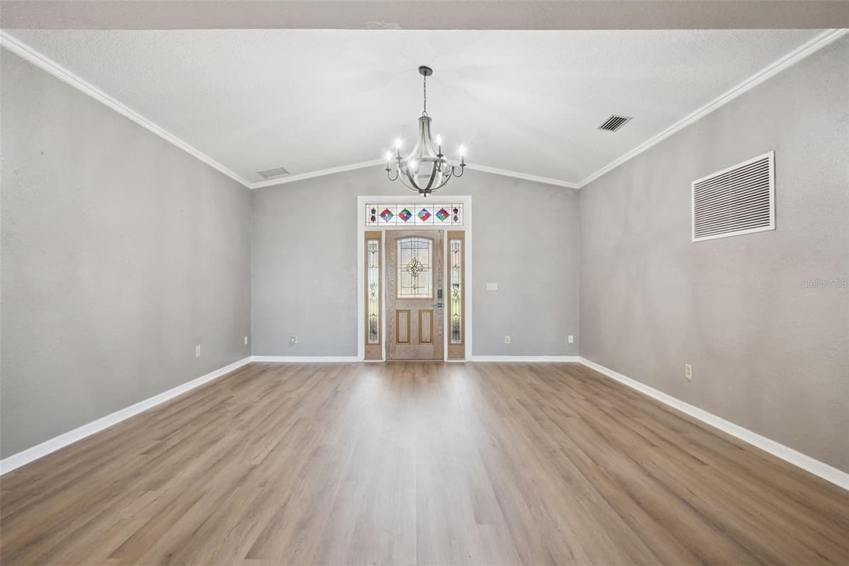 35040 SHADY OAKS LANE — photo 6 of 52