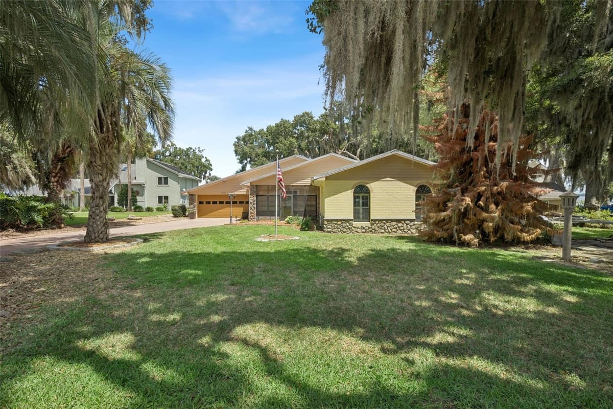 35040 SHADY OAKS LANE — photo 1 of 52