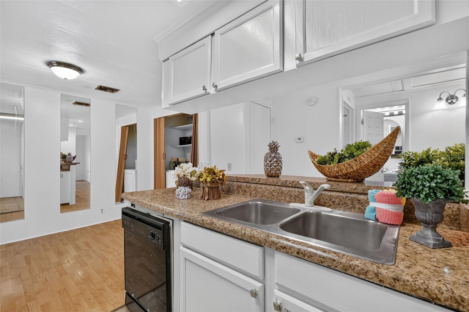304 ERON WAY — photo 10 of 20