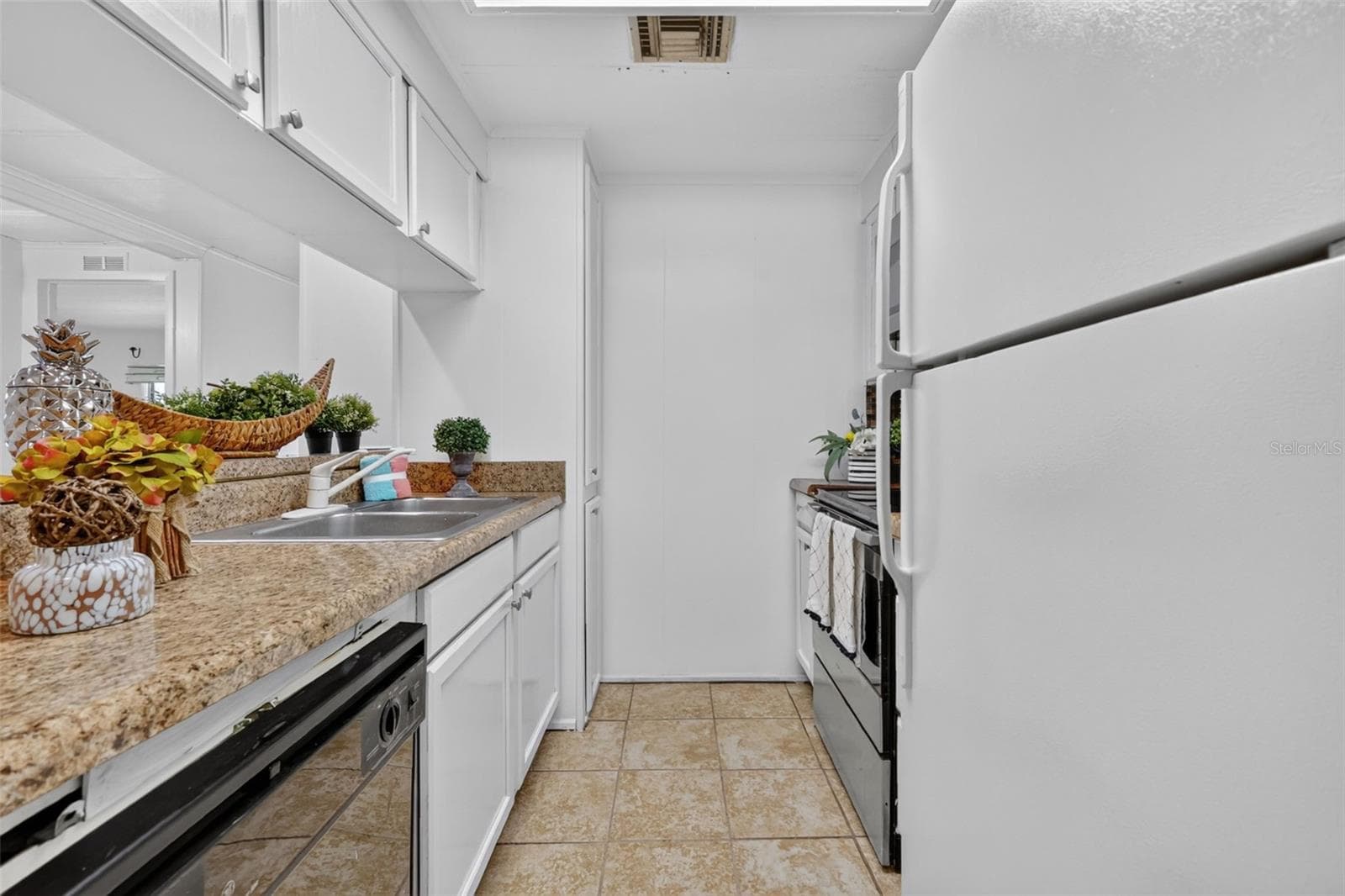 304 ERON WAY — photo 8 of 20