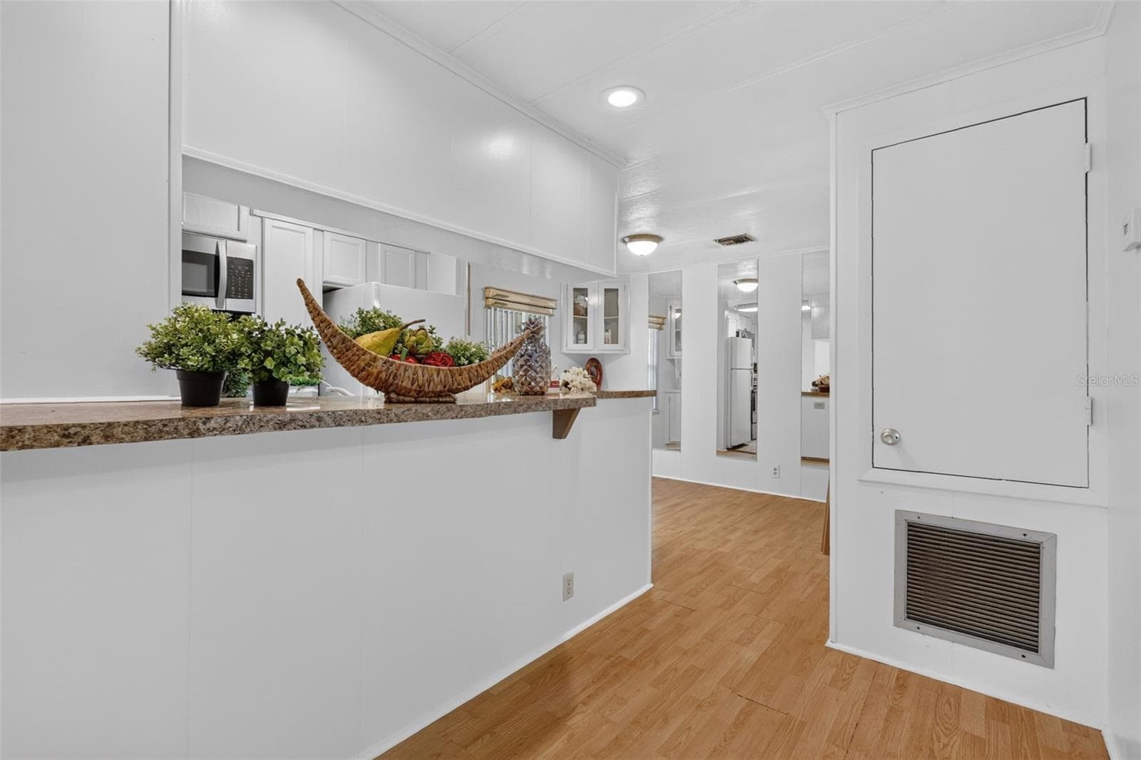 304 ERON WAY — photo 7 of 20
