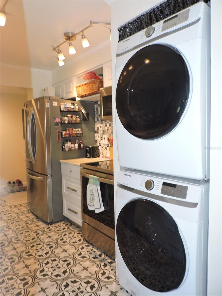 118 LA CASA — photo 9 of 43