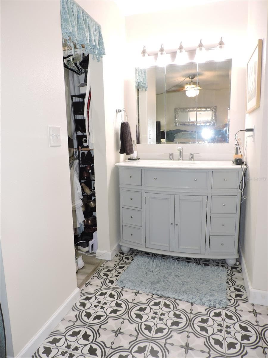 118 LA CASA — photo 22 of 43
