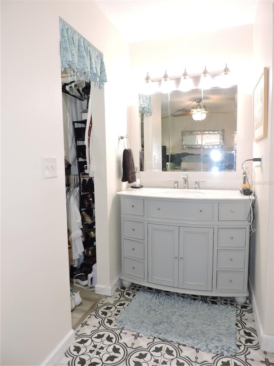 118 LA CASA — photo 23 of 43