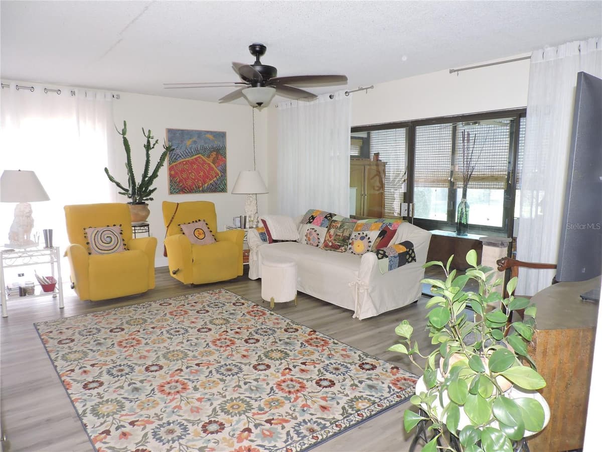 118 LA CASA — photo 13 of 43