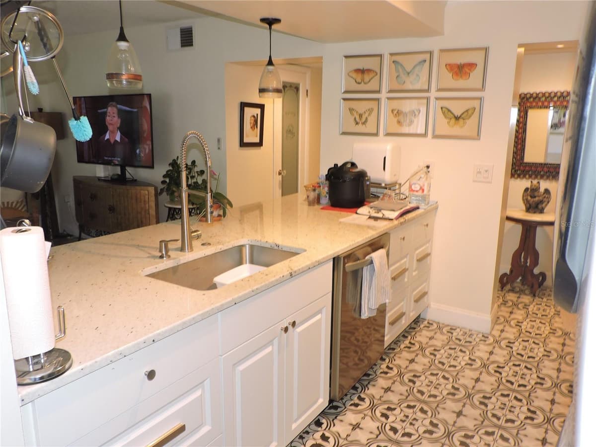 118 LA CASA — photo 8 of 43