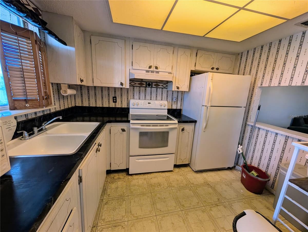 3714 LAKE BAYSHORE DRIVE — photo 6 of 33