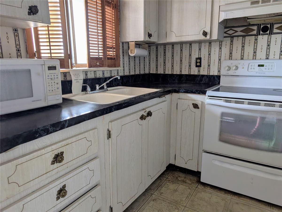 3714 LAKE BAYSHORE DRIVE — photo 5 of 33