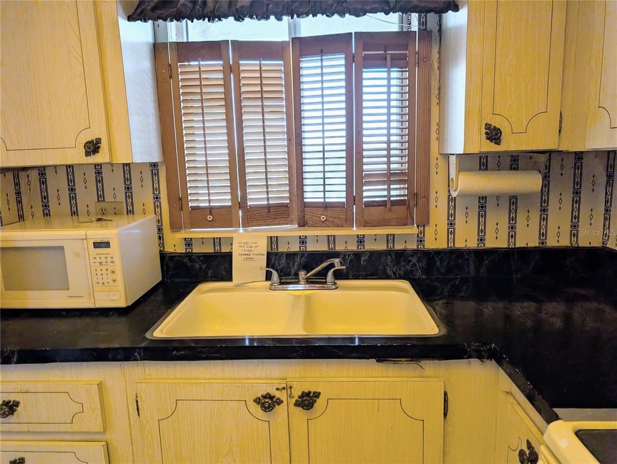 3714 LAKE BAYSHORE DRIVE — photo 4 of 33
