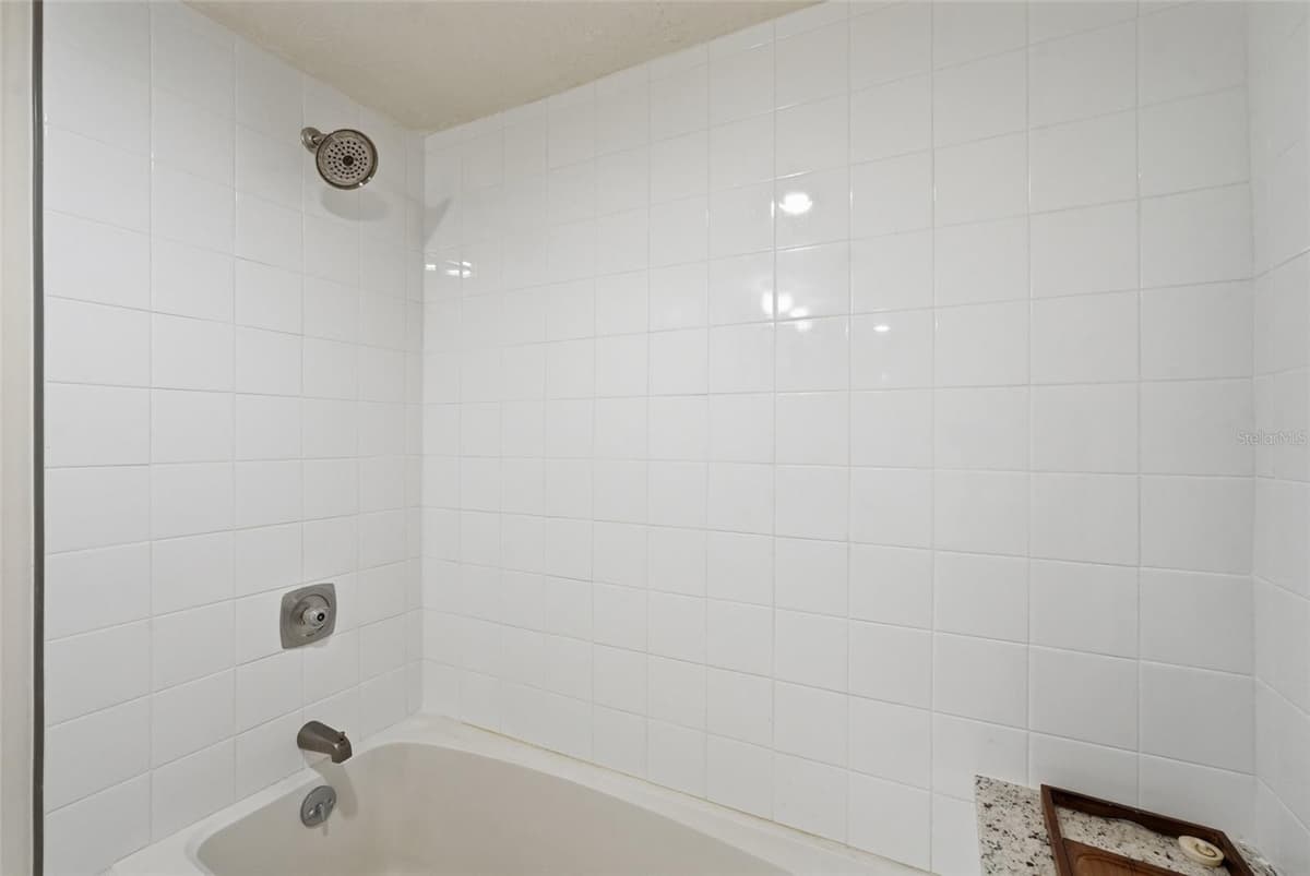 16211 DUBLIN CIRCLE — photo 29 of 34