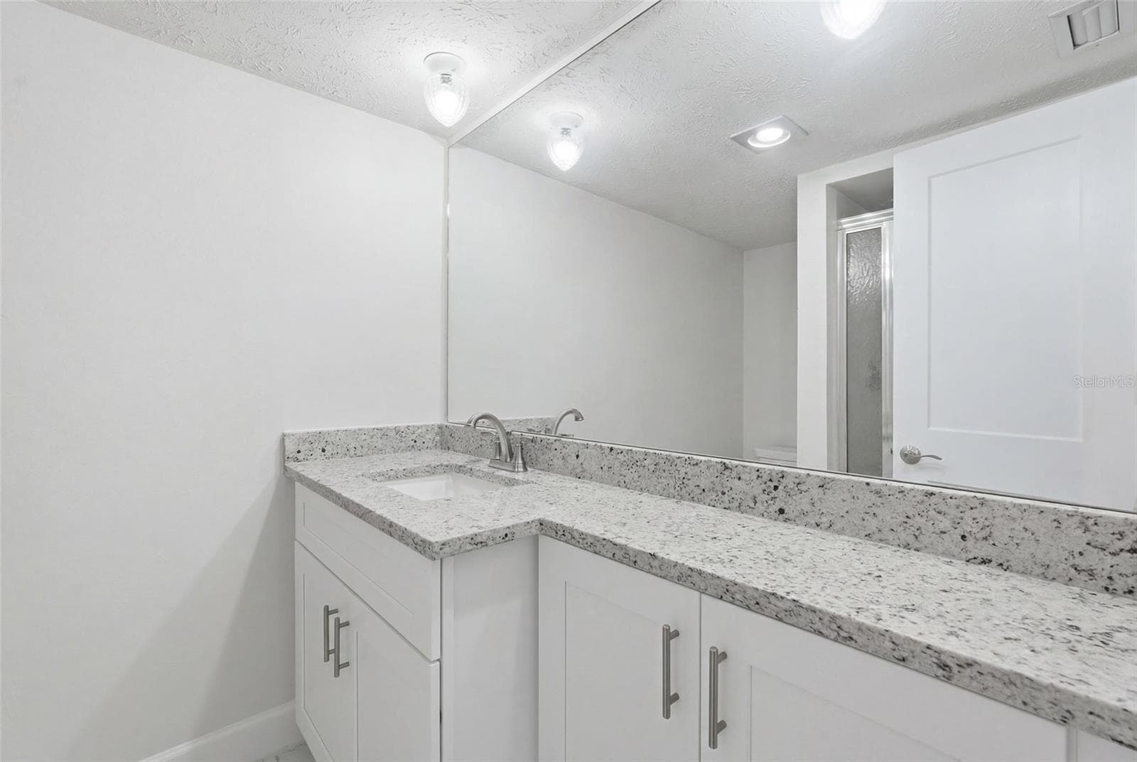 16211 DUBLIN CIRCLE — photo 24 of 34