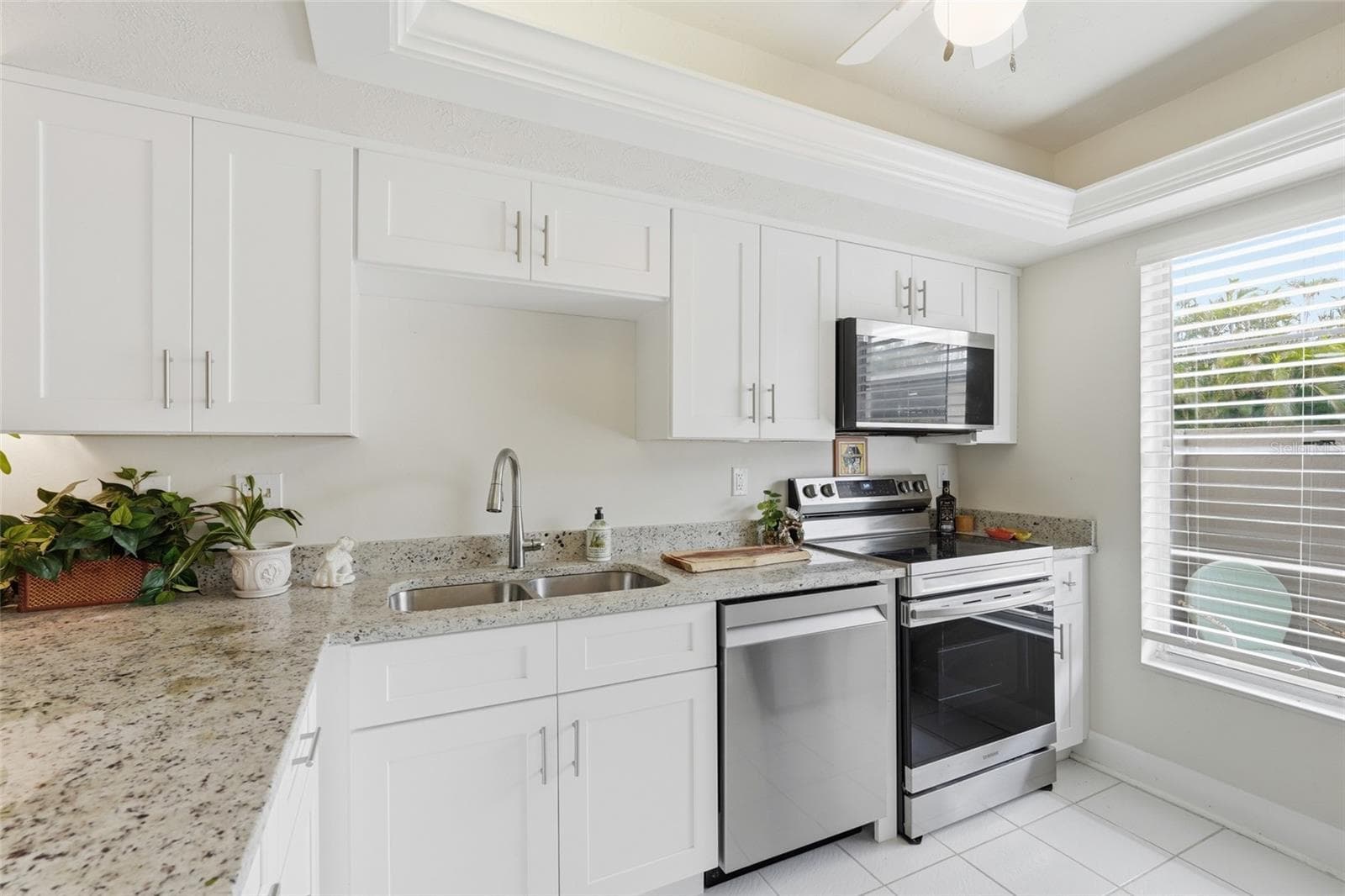 16211 DUBLIN CIRCLE — photo 16 of 34