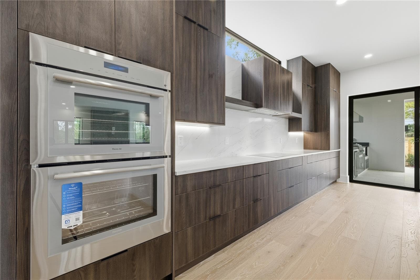 2517 RIVERSIDE DR — photo 12 of 64