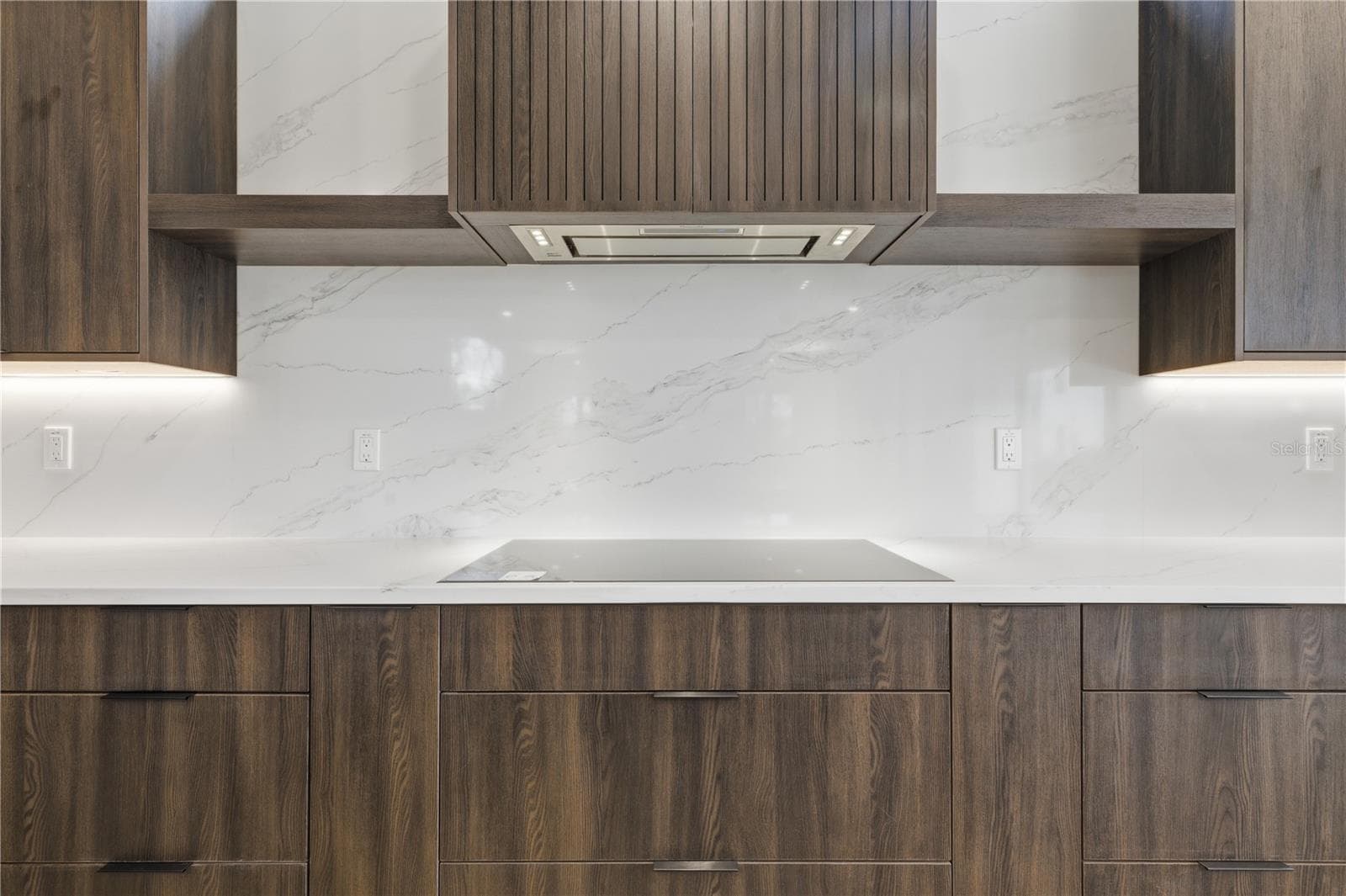 2517 RIVERSIDE DR — photo 15 of 64