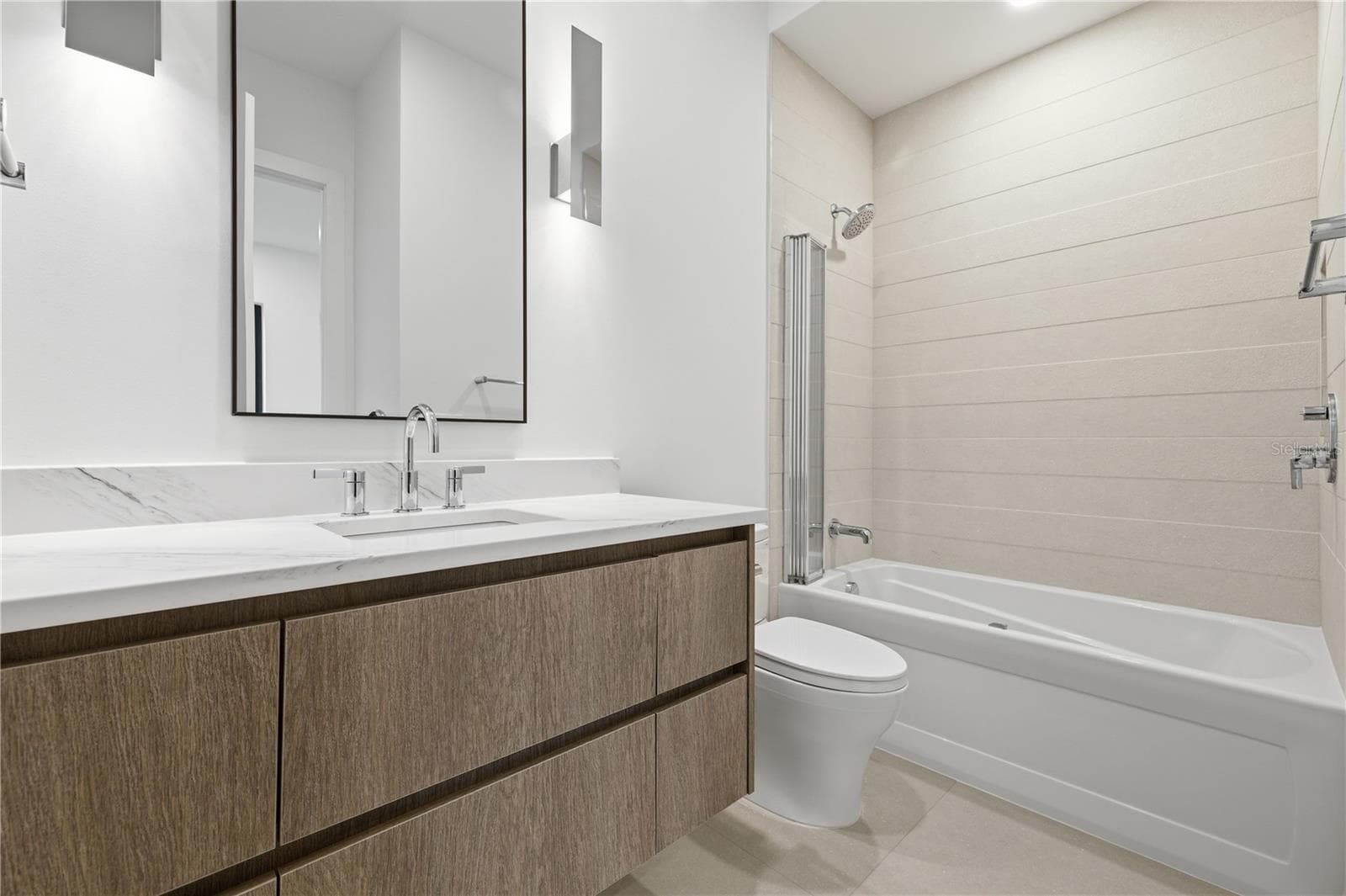 2517 RIVERSIDE DR — photo 44 of 64