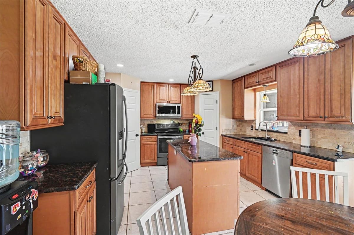 614 FIRWOOD DRIVE — photo 7 of 25
