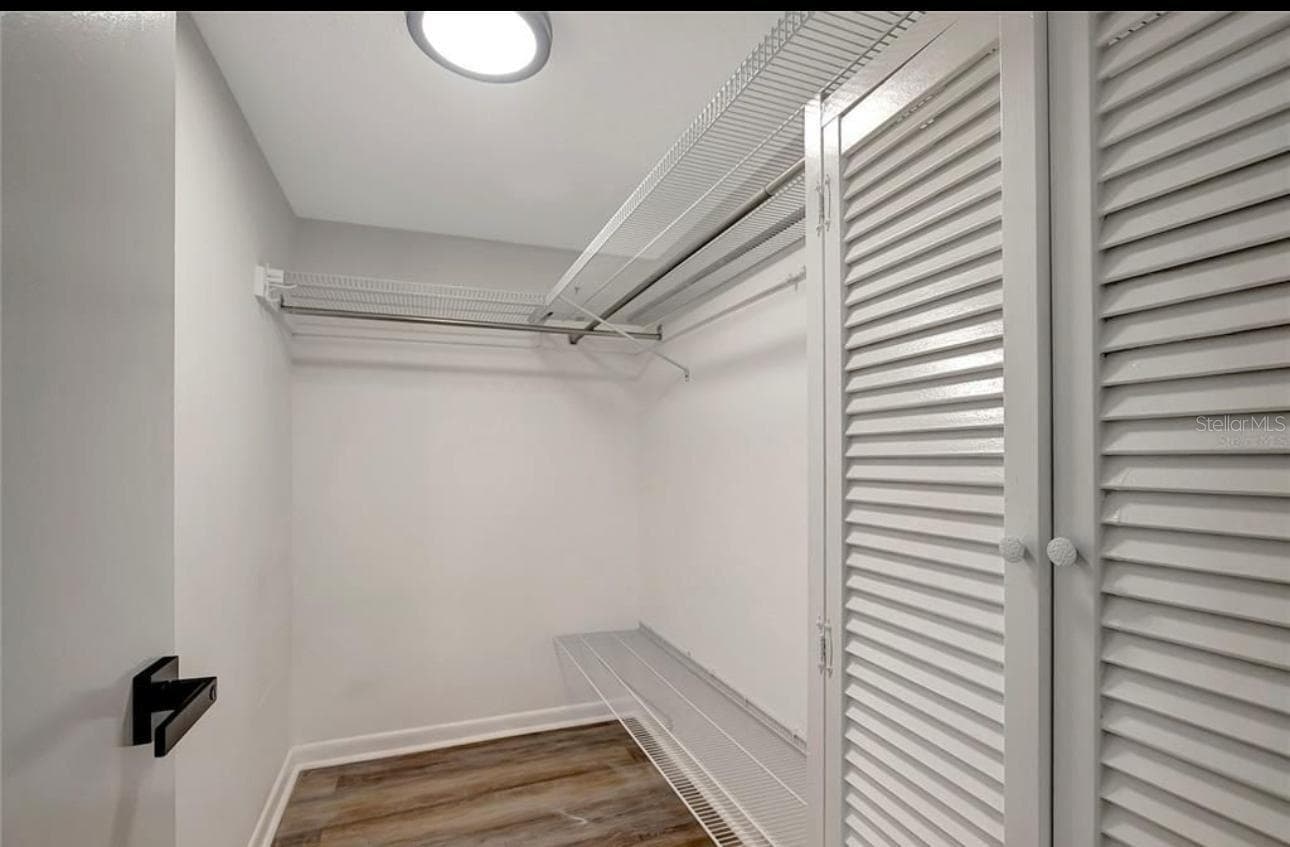 7020 COGNAC DRIVE — photo 27 of 39