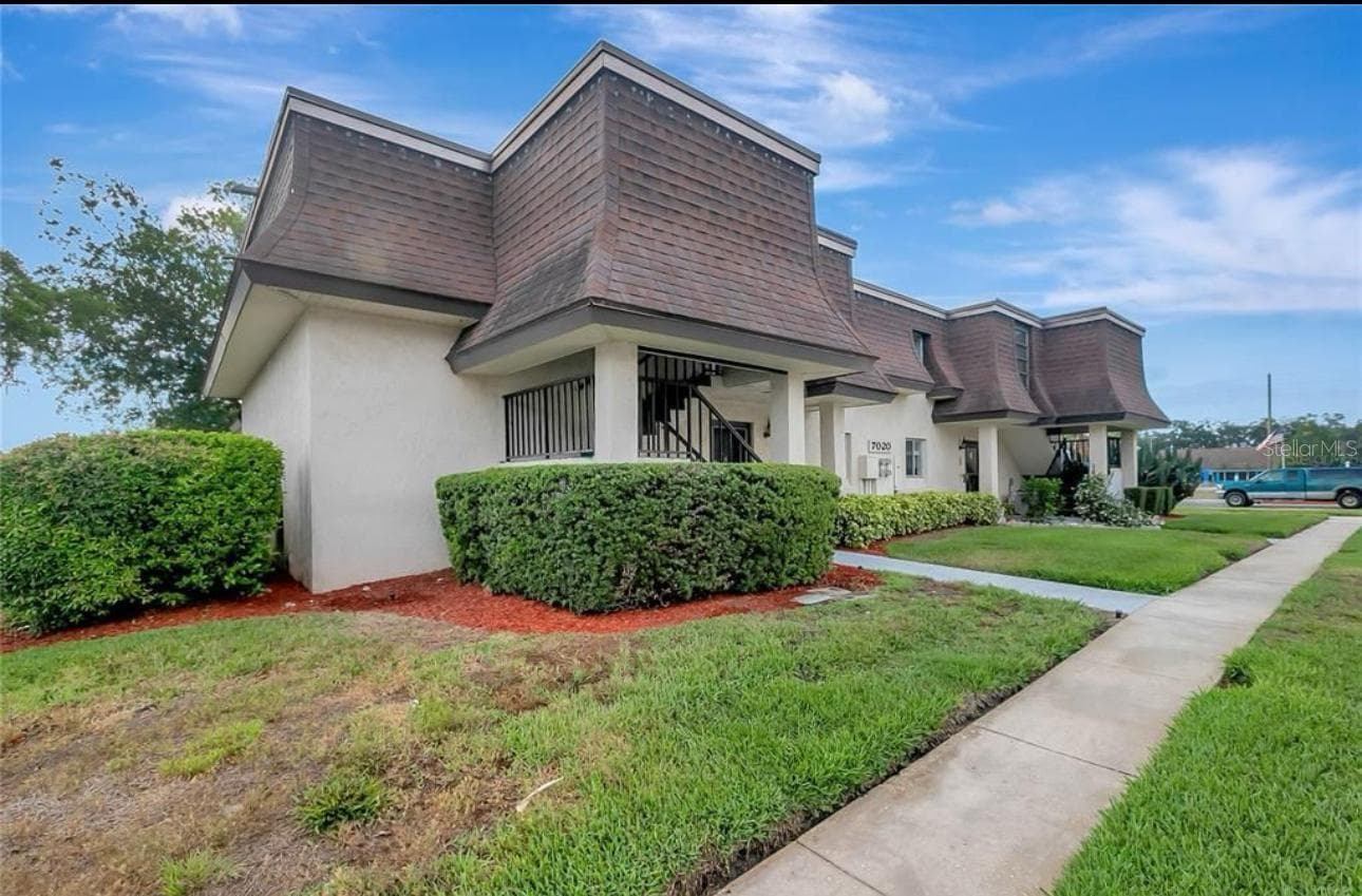7020 COGNAC DRIVE — photo 38 of 39