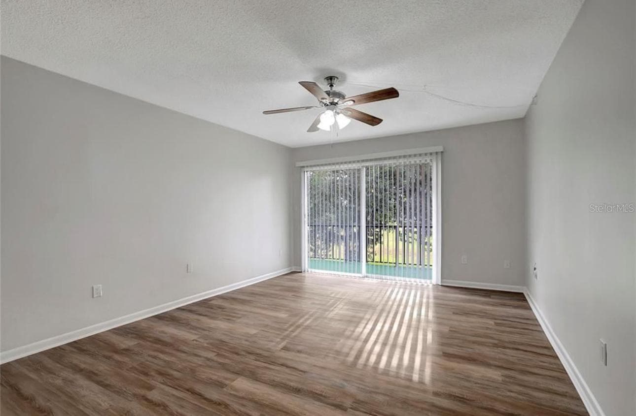 7020 COGNAC DRIVE — photo 15 of 39