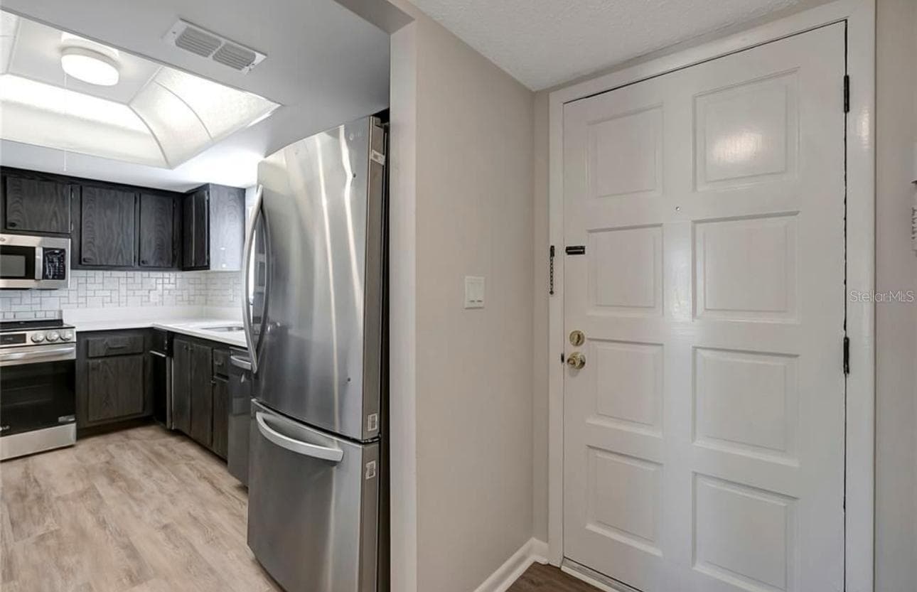 7020 COGNAC DRIVE — photo 2 of 39