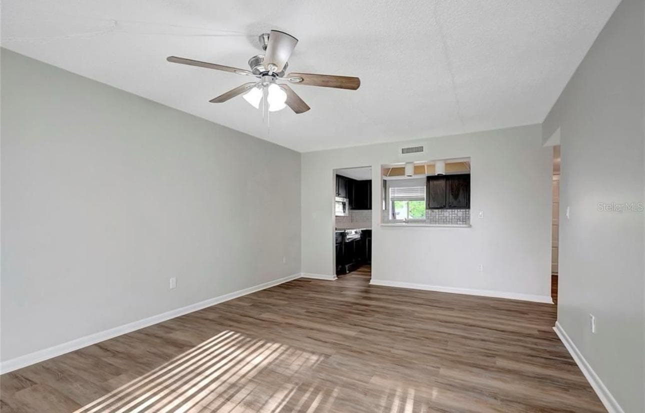 7020 COGNAC DRIVE — photo 20 of 39