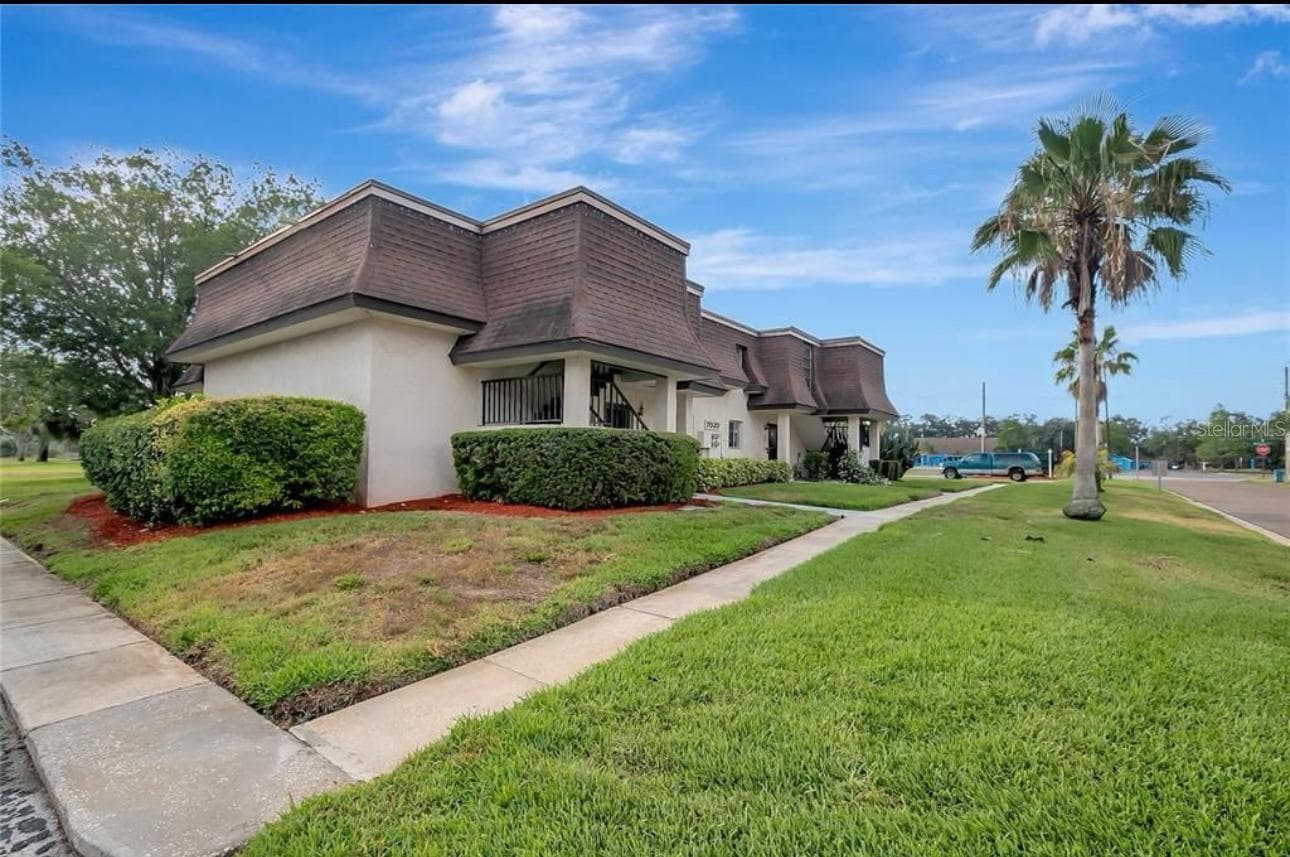 7020 COGNAC DRIVE — photo 33 of 39