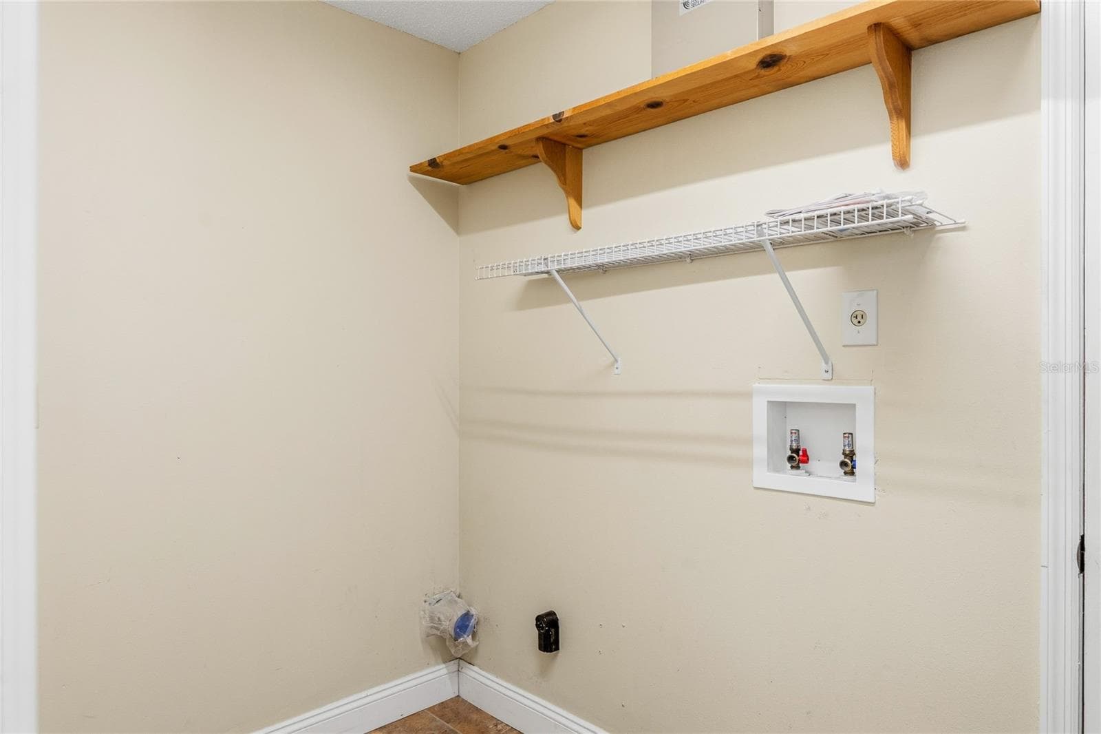 278 BLACKWATER PLACE — photo 15 of 20