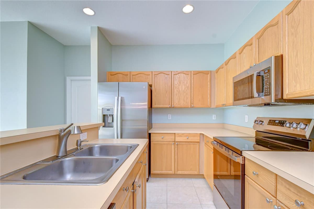 1050 STARKEY ROAD — photo 44 of 88