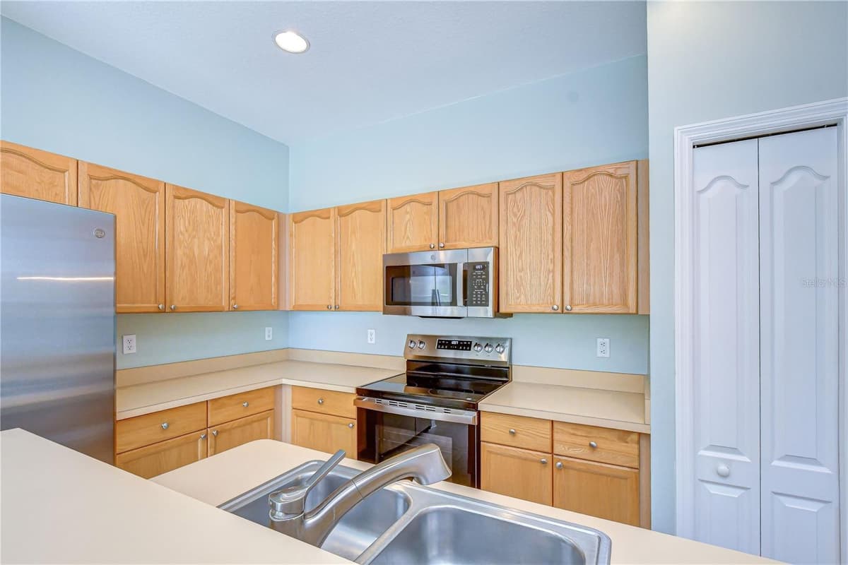 1050 STARKEY ROAD — photo 49 of 88