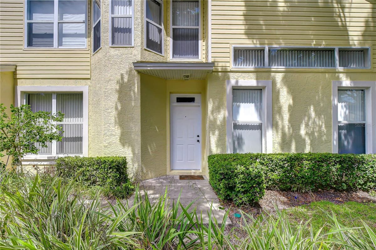 1050 STARKEY ROAD — photo 12 of 88