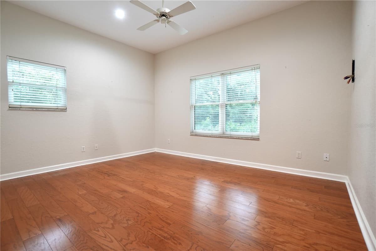 15717 OAKLAND AVENUE — photo 41 of 82