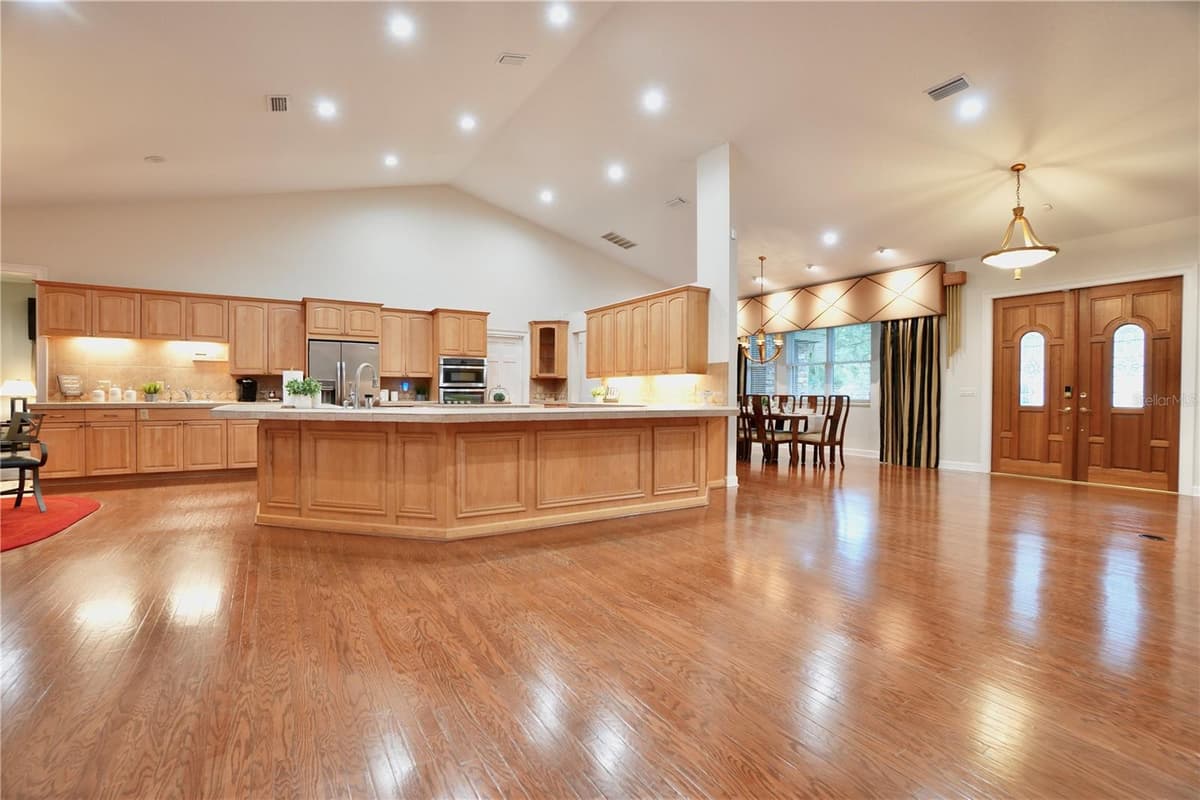 15717 OAKLAND AVENUE — photo 8 of 82