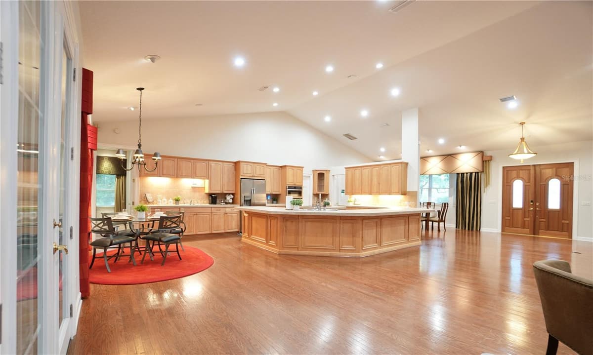 15717 OAKLAND AVENUE — photo 13 of 82