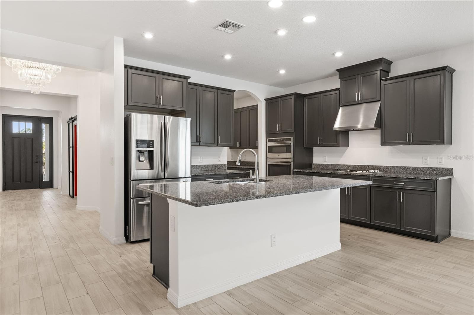 1151 LAKESIDE ESTATES DRIVE — photo 3 of 44