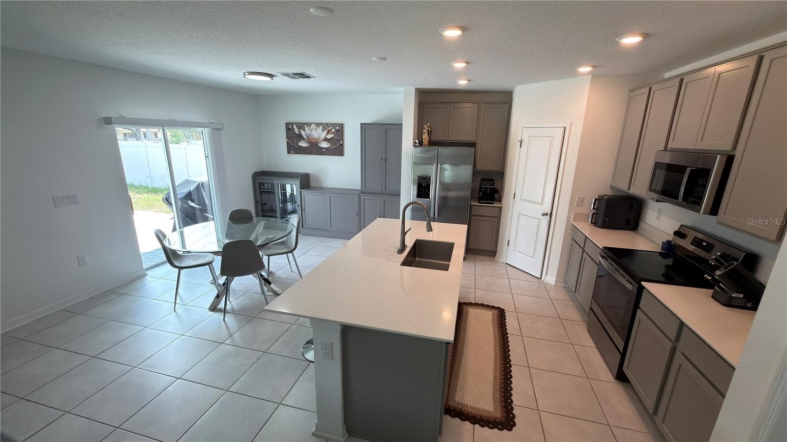 637 BELL PRAIRIE CIRCLE — photo 8 of 38