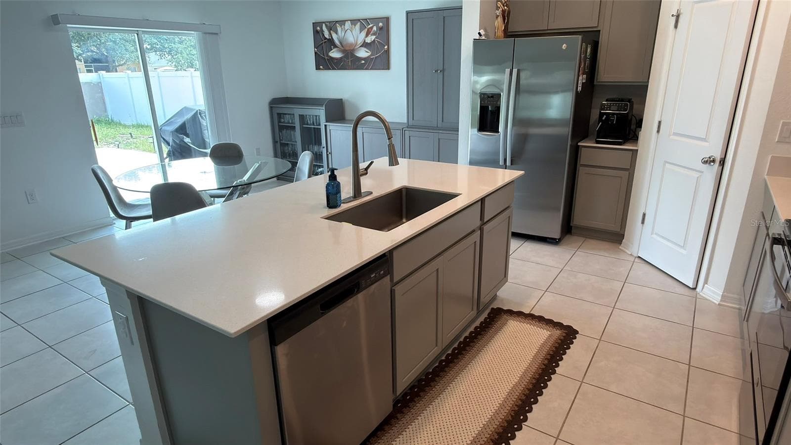 637 BELL PRAIRIE CIRCLE — photo 3 of 38