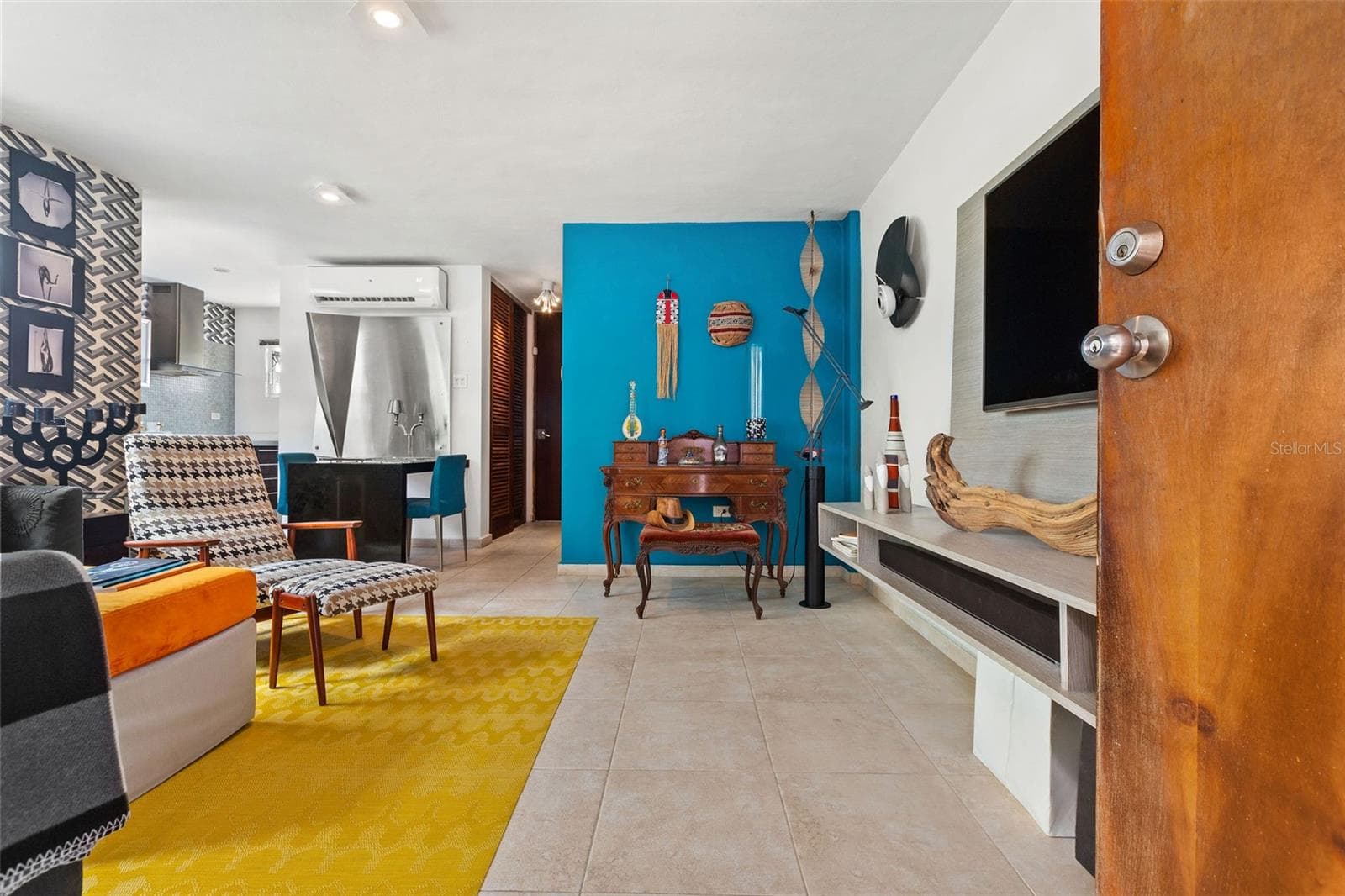 59 CALLE SAN MIGUEL — photo 2 of 17