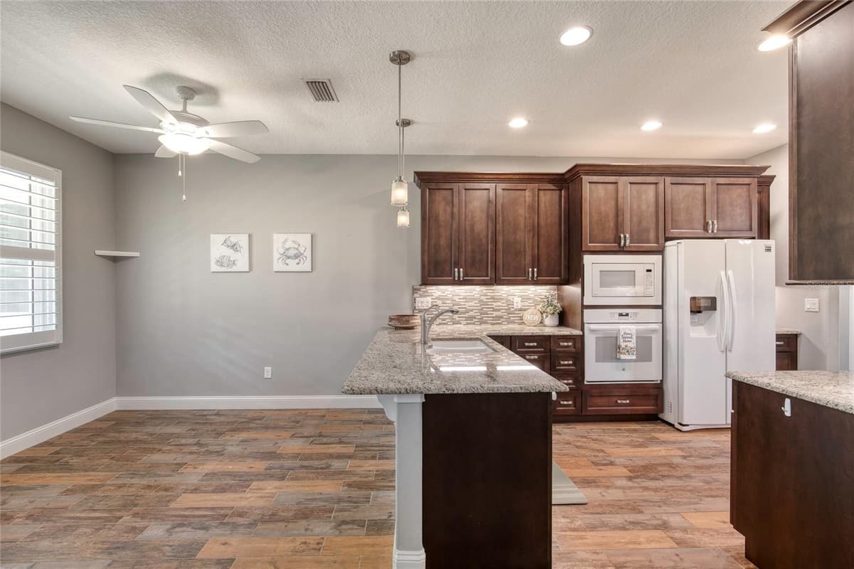 56 THORNHILL CHASE CIRCLE — photo 16 of 73