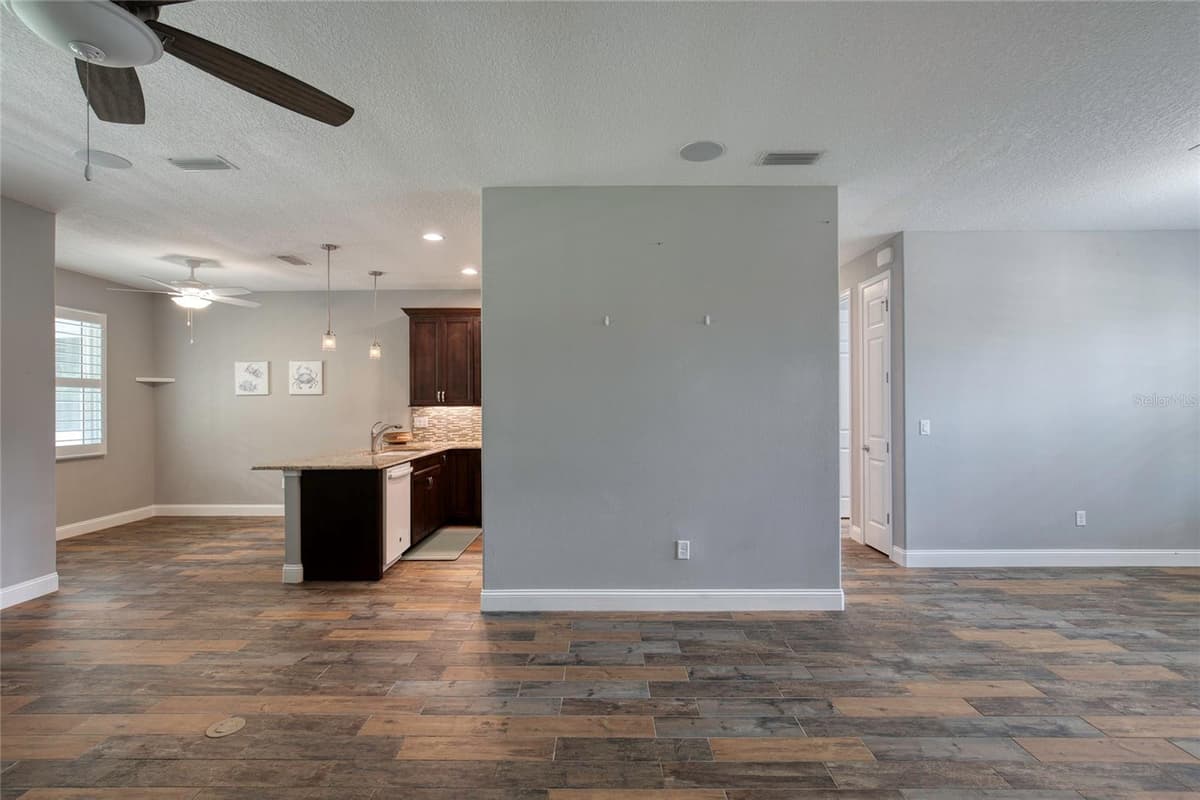 56 THORNHILL CHASE CIRCLE — photo 8 of 73