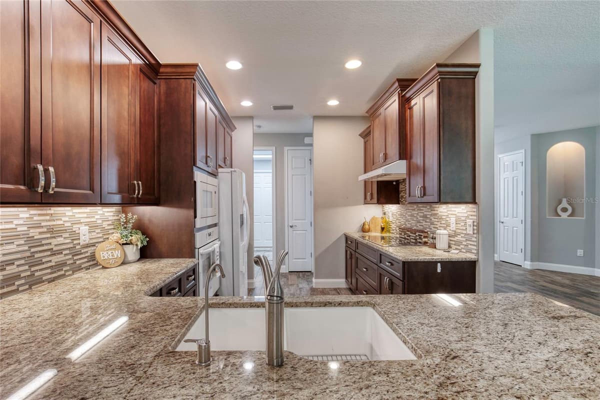 56 THORNHILL CHASE CIRCLE — photo 20 of 73
