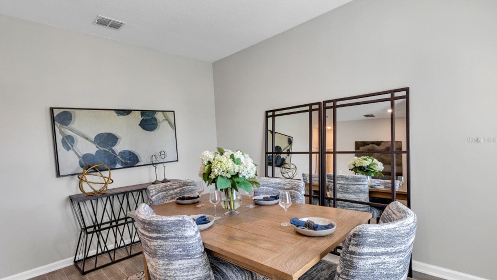 5573 FIONA LANE — photo 4 of 17