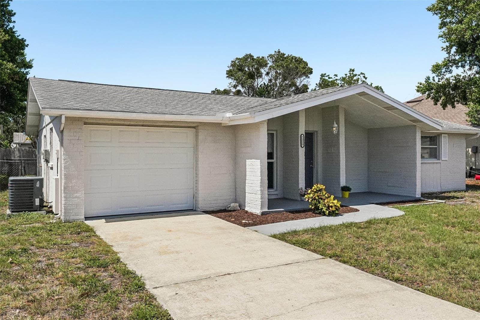 7215 MAYFIELD DRIVE — photo 2 of 52