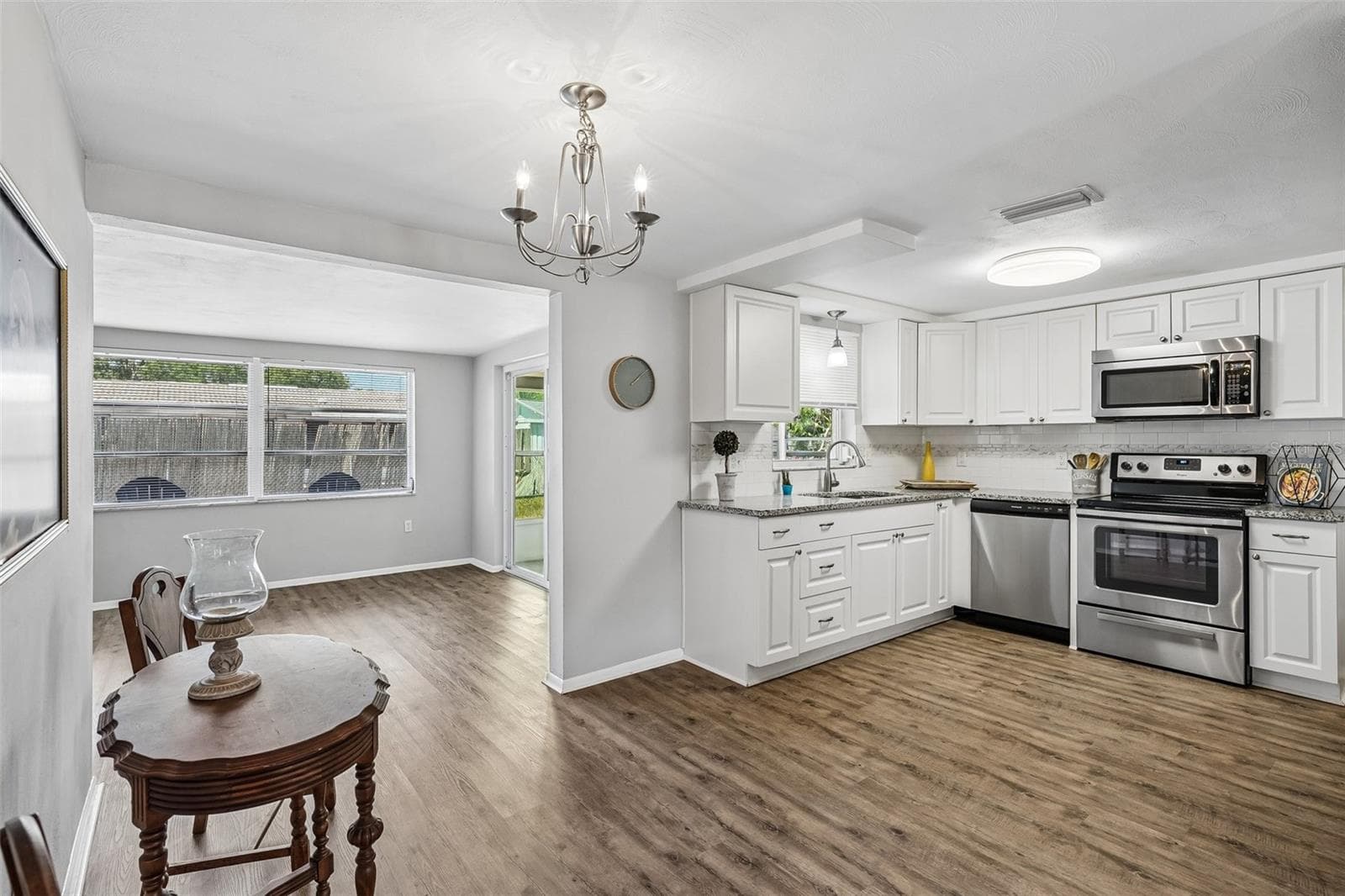 7215 MAYFIELD DRIVE — photo 3 of 52