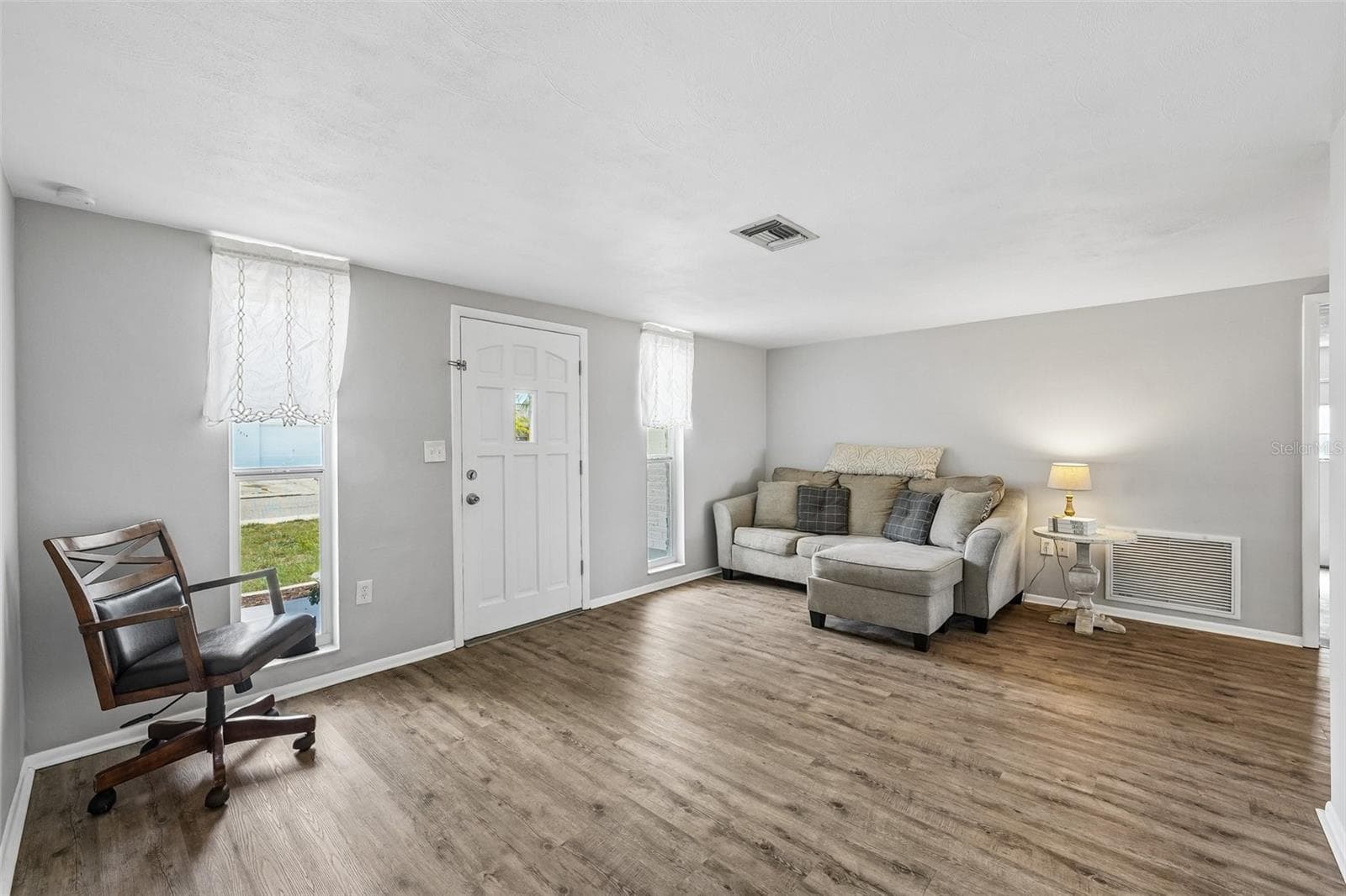 7215 MAYFIELD DRIVE — photo 6 of 52