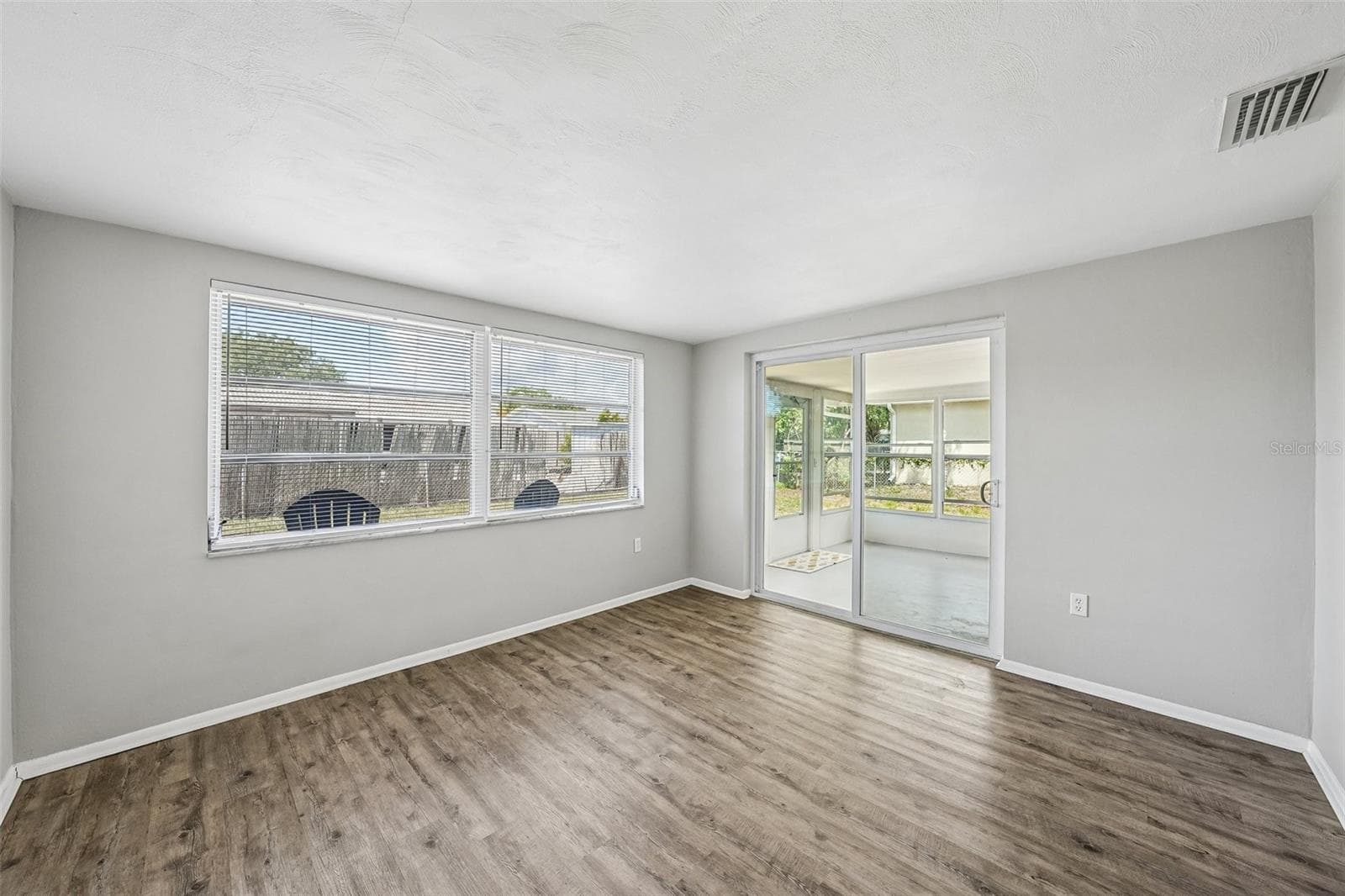7215 MAYFIELD DRIVE — photo 17 of 52