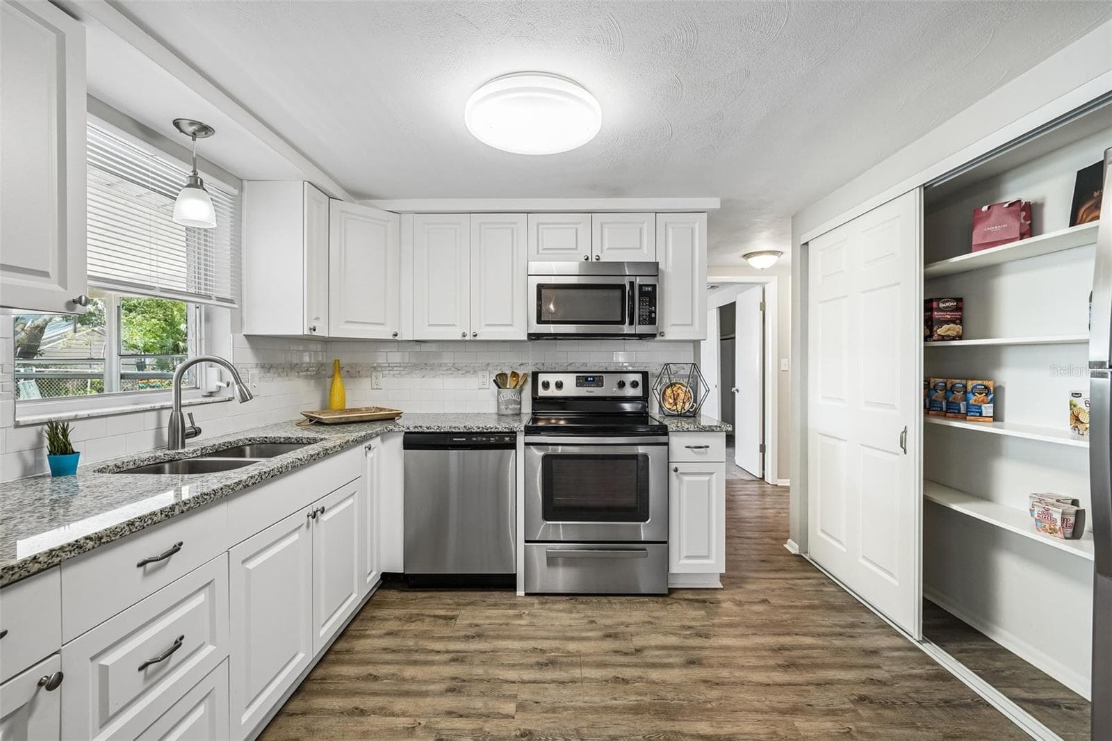 7215 MAYFIELD DRIVE — photo 4 of 52